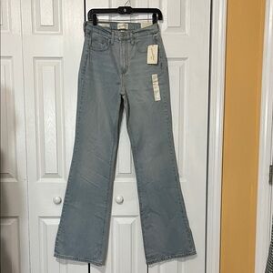 Universal Thread Light Wash Flared Leg Jeans